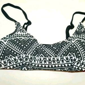 XHILARATION Strappy Caged Bralette